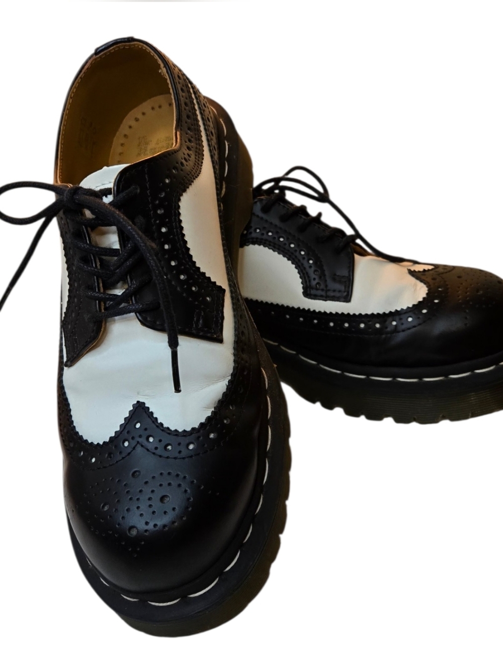 Dr. Martens 3989 Bex Smooth Leather Broque Shoe Black/White Size 8/9W or 7 M